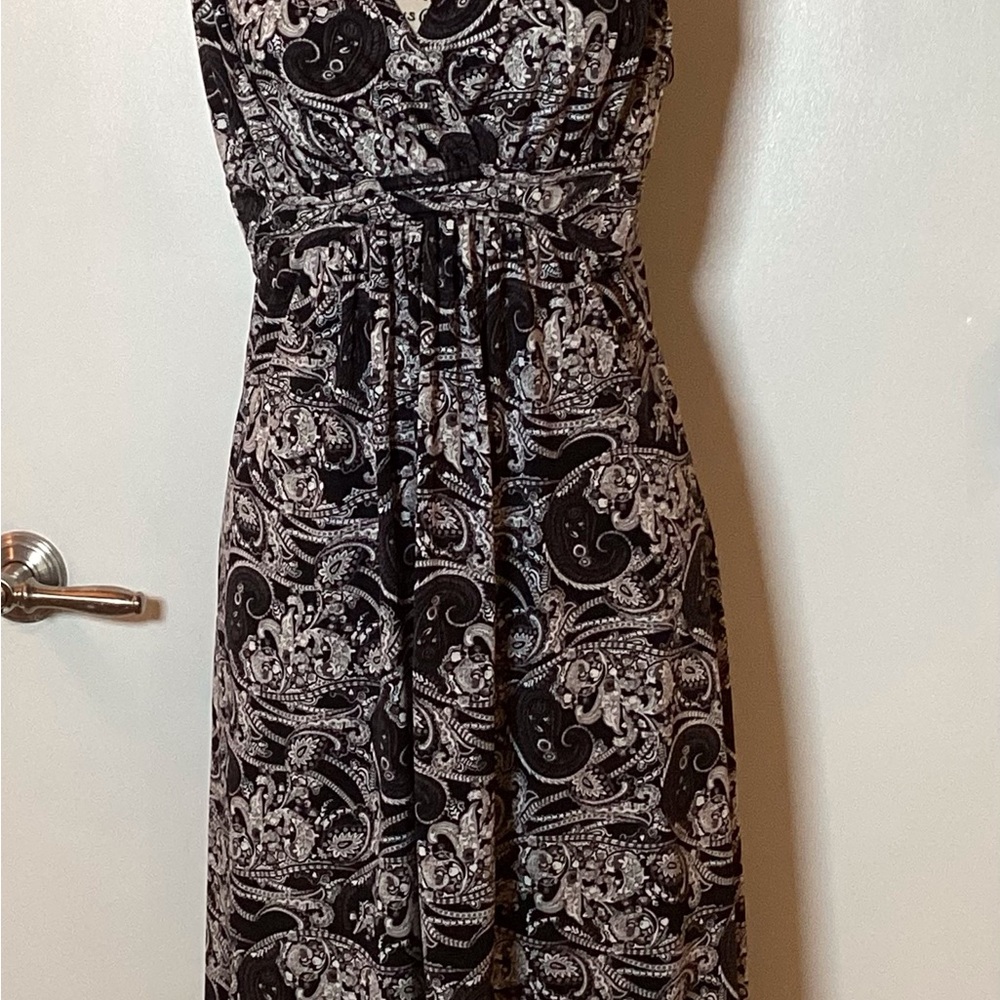 Hi-LO PAISLEY SLEEVELESS BLACK & WHITE STRETCHY V-NECK DRESS by Metaphor Sz. M - Picture 4 of 9
